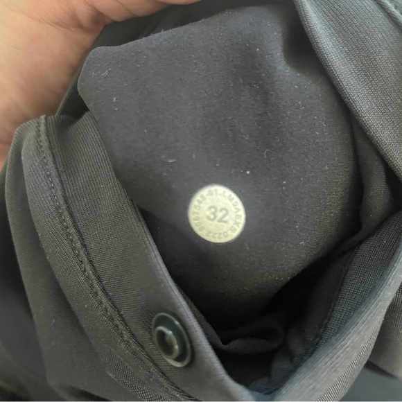 Lululemon Men’s pants - Picture 5 of 5